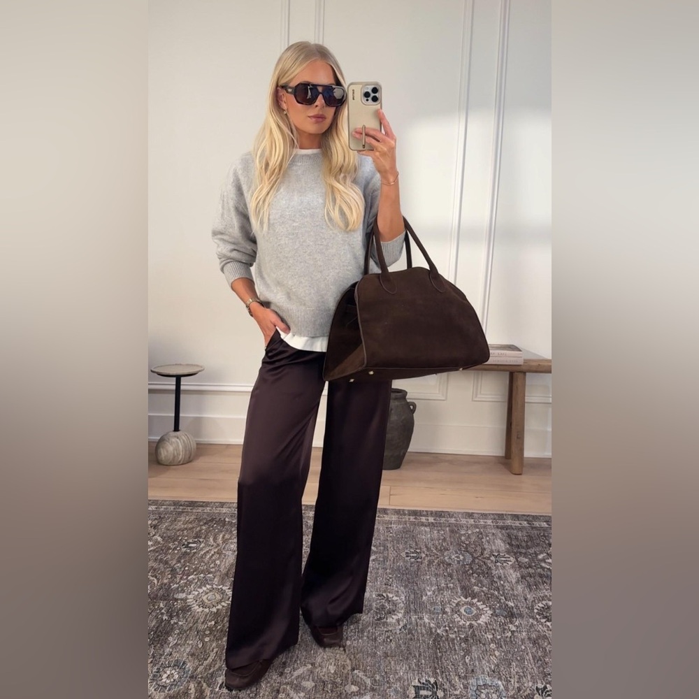 NWT! Aritzia Essential Cashmere Relaxed Crew Sweater